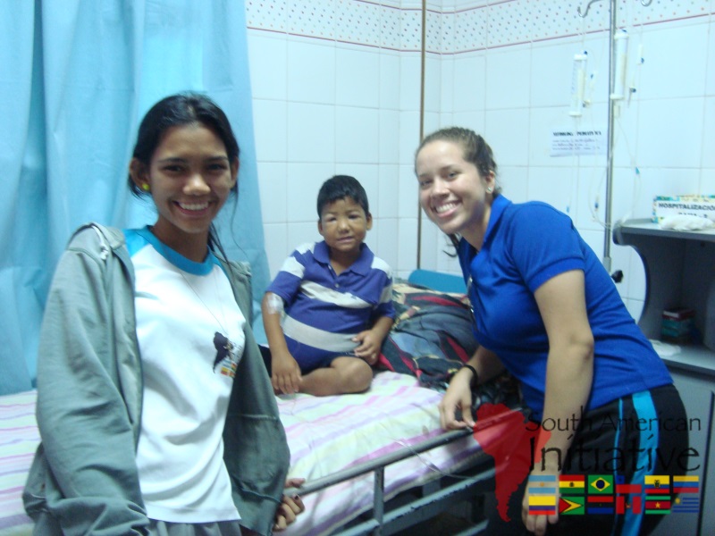 SAI volunteers supporting patients in the Venezuela hospital emergency room.